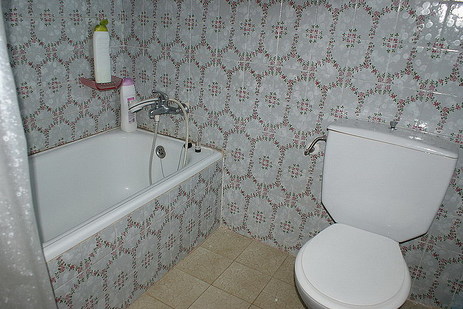 Baño con bañera, 1ª planta, bungalow Plenamar, Benicarló