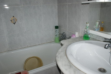 Baño con bañera, planta baja, bungalow Plenamar, Benicarló